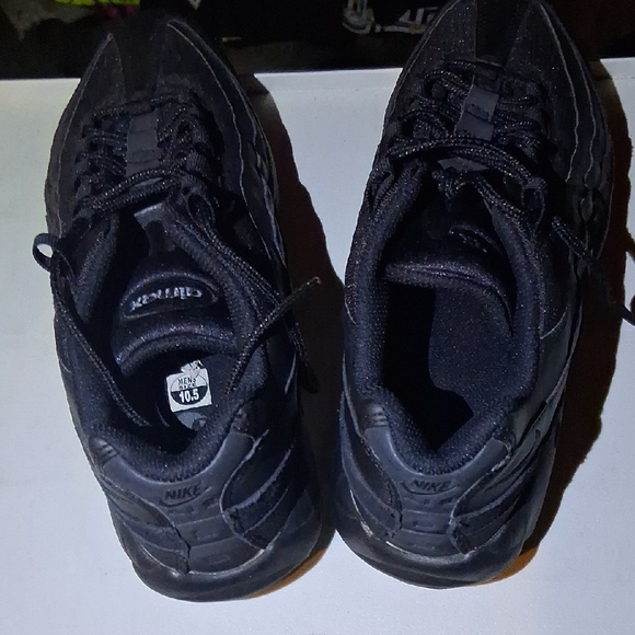 Black Air Max 95 Size 10.5 - Picture 2 of 5